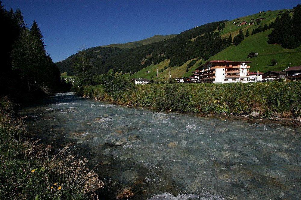 Natur- & Wanderhotel Tuxertal Esterno foto