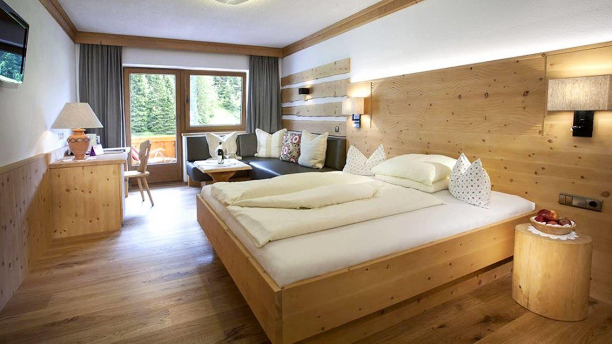 Natur- & Wanderhotel Tuxertal Esterno foto
