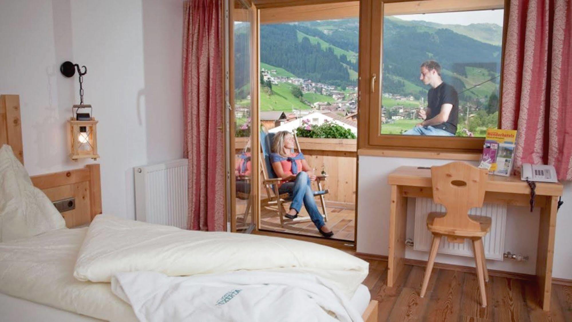 Natur- & Wanderhotel Tuxertal Esterno foto